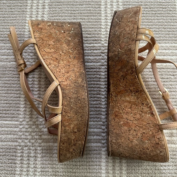 Kate Spade Tan Neutral Patent Leather Strappy Cork Wedges Size 8M - Picture 5 of 7